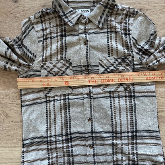 Womens Fall Knit Button Down Plaid Shirt - Picture 6 of 6